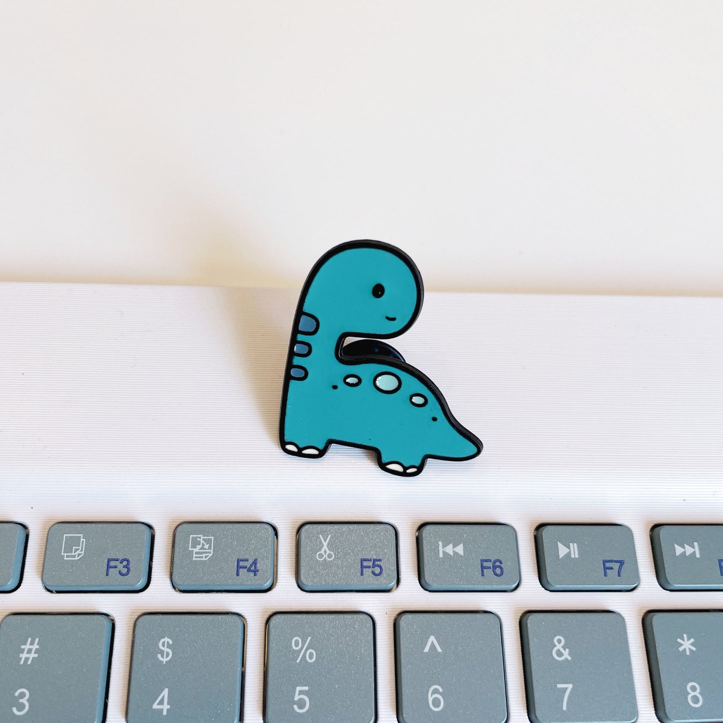 Cute Cartoon Dinosaur Brooches - Metal Pins for Students