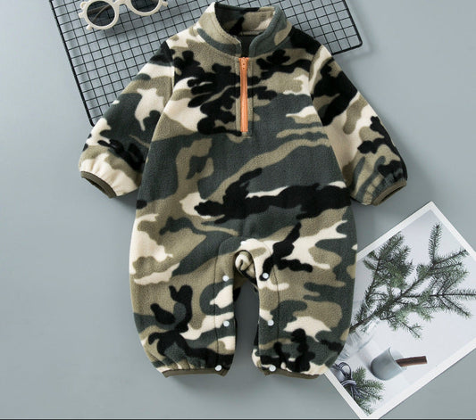Baby Boys' Camo Long Sleeve Onesie Plush Bodysuit