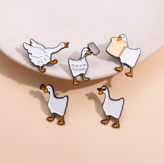 Creative Cartoon Duck Enamel Brooch Cute Animal Accessory