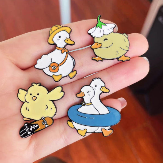 Cartoon Duck Creative Brooch Fun Skateboard Duck Metal Badge